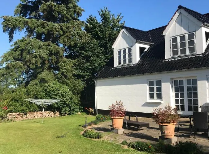 Pedersholt Bed & Breakfast